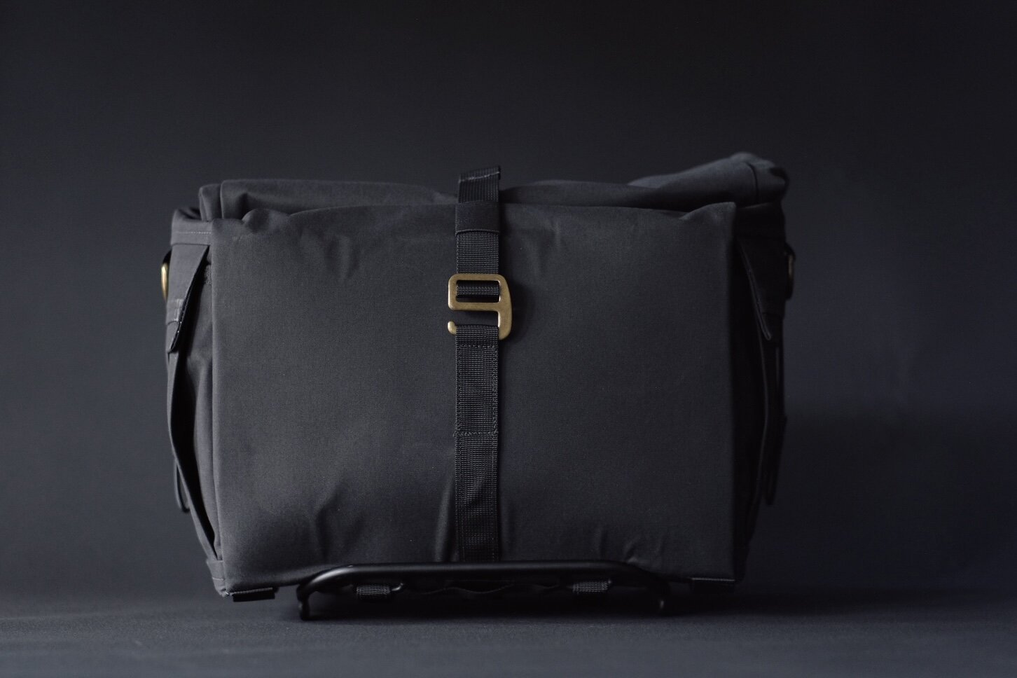The Sight Seeker: Carbon Canvas
